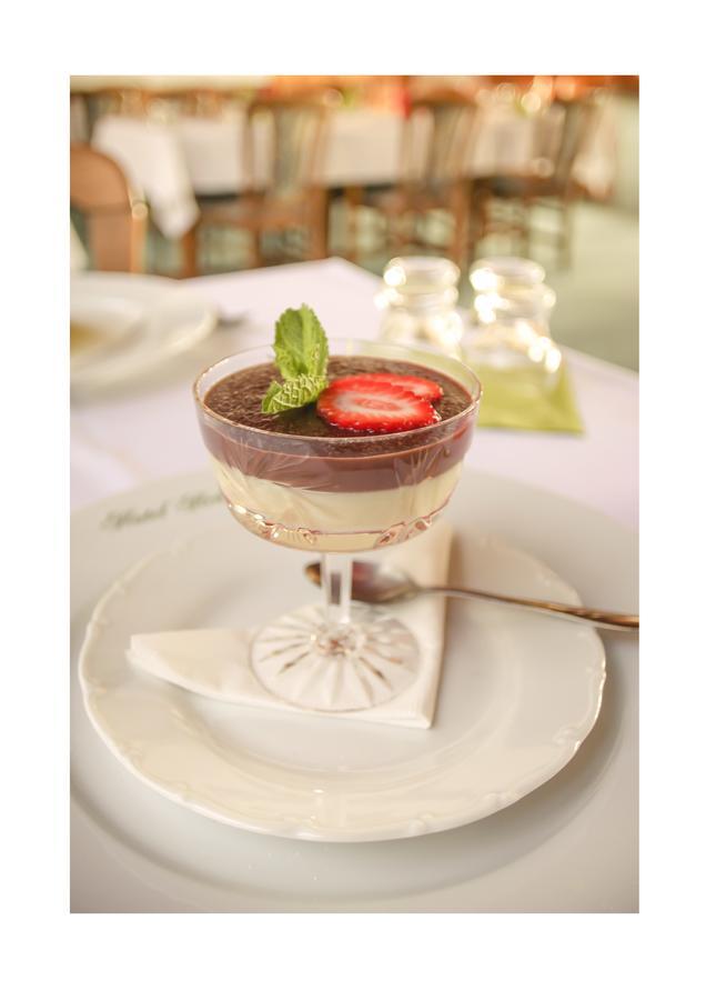 Hotel Hradok Jelsava ภายนอก รูปภาพ
